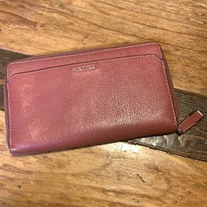 Couch zip around wallet